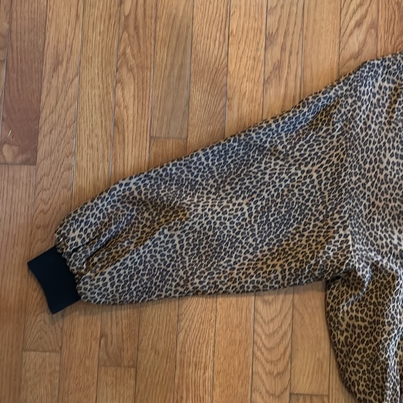 Silk animal print bomber jacket. Sz M. So on trend this Fall! - Picture 5 of 7